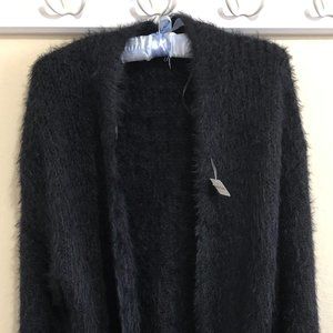 LOVE TREE BLACK SWEATER  SIZE MEDIUM